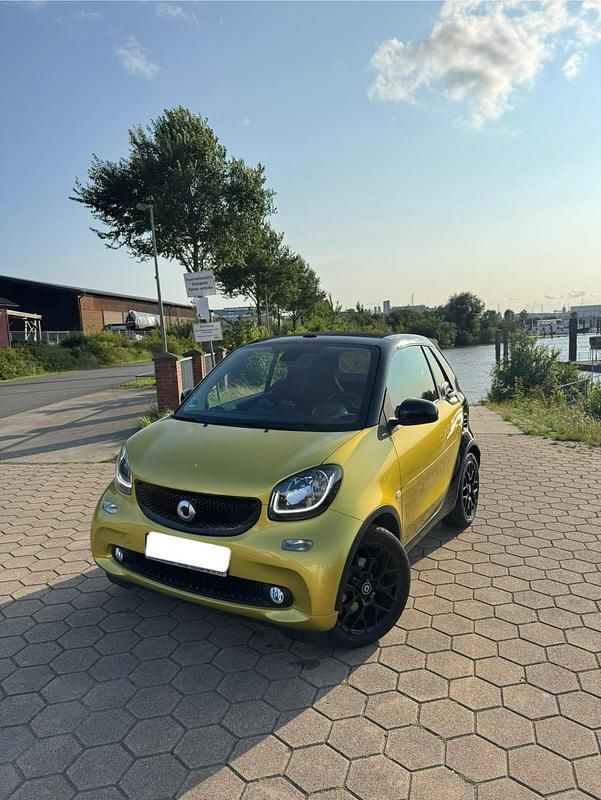Gelb Gebraucht 2017 Smart ForTwo Cabrio Brabus Cabrio | 11.890 € (Superpreis) - Bild 1/4