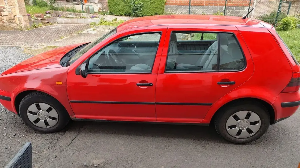 Brugt VW Golf III Basis 75 HK (55 kW) 1999 Rød Sedan