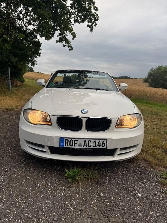 Weiß Gebraucht 2010 BMW 118 Cabriolet M Sport Cabrio | 5.300 € (Guter Preis) - Bild 1/4