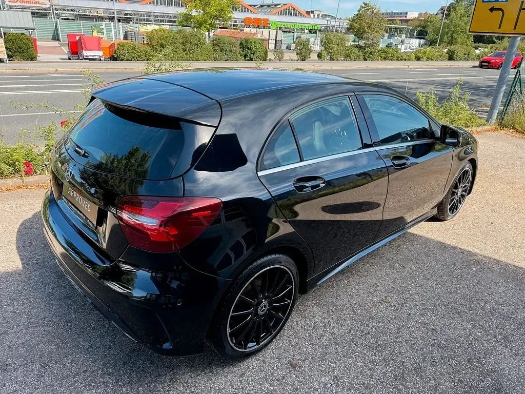 Gebraucht Mercedes A180 122 PS (89 kW) 2017 Schwarz Kleinwagen