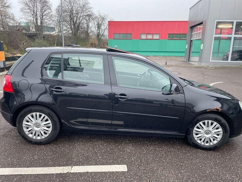 Schwarz Gebraucht 2004 VW Golf IV Limousine | 900 € (Superpreis) - Bild 1/4