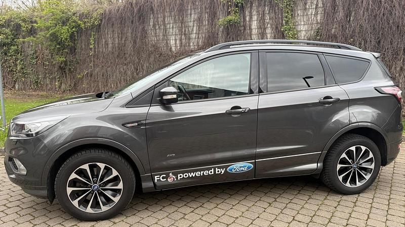 Gebraucht Ford Kuga ST 182 PS (133 kW) 2017 Grau SUV