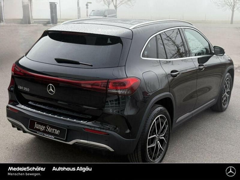 Gebraucht Mercedes EQA250 AMG 139 kW (190 PS) 2022 Kosmosschwarz (metallic) SUV