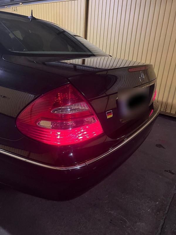 Gebraucht Mercedes E200 Elegance 122 PS (89 kW) 2004 Schwarz Limousine