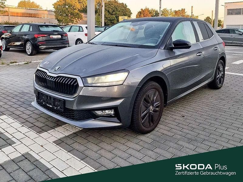 5x graphitegrau metallic (metallic) Gebraucht 2022 Skoda Fabia Style Limousine | 16.888 € (Fairer Preis) - Bild 1/4