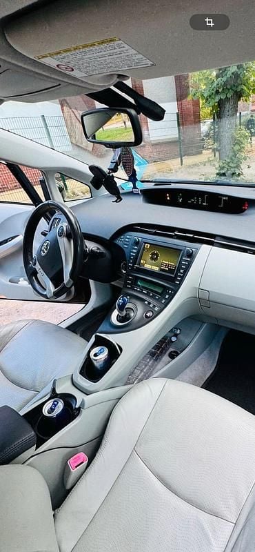 Gebraucht Toyota Prius Executive 99 PS (72 kW) 2011 Schwarz Kleinwagen