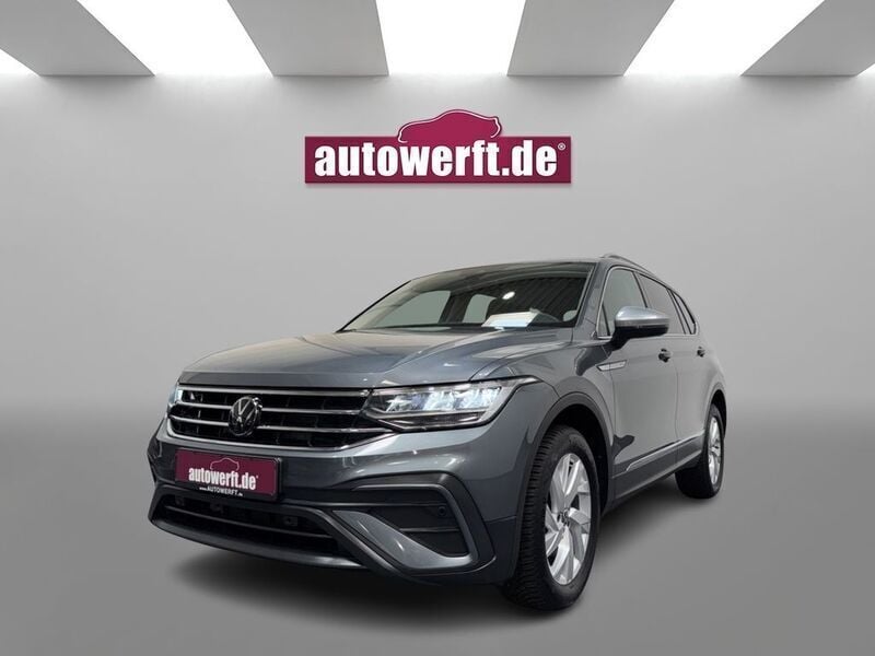 Grau Gebraucht 2024 VW Tiguan Allspace Life SUV | 35.490 € (Superpreis) - Bild 1/4