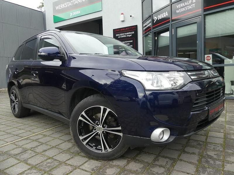 Blau (tansanitblau (p)) (metallic) Gebraucht 2013 Mitsubishi Outlander Invite SUV | 8.800 € (Fairer Preis) - Bild 1/4