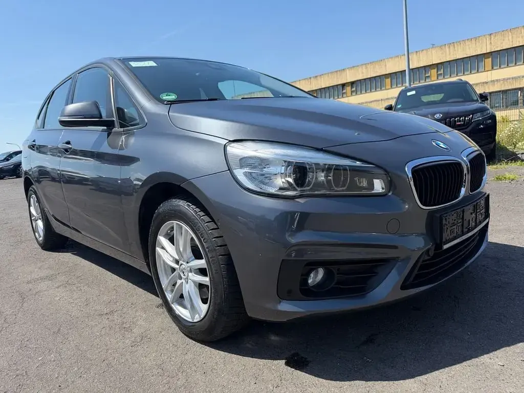 Gebraucht BMW 218 Active Tourer Advantage 150 PS (110 kW) 2016 Grau Van / Kleinbus