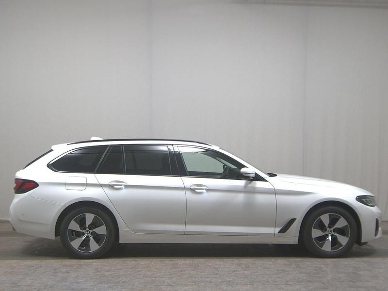Gebraucht BMW 520 Performance 190 PS (139 kW) 2022 Weiss Kombi