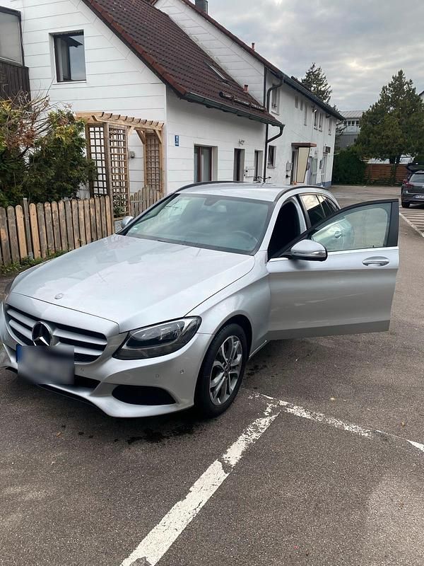 Silber Gebraucht 2015 Mercedes C220 Kombi | 11.500 € (Etwas zu teuer) - Bild 1/4