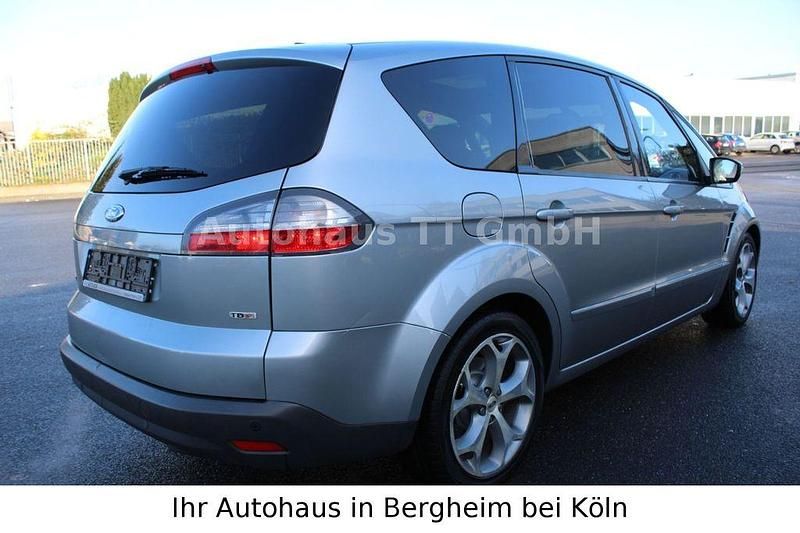 Gebraucht Ford S-MAX Titanium 140 PS (102 kW) 2007 Grau Van / Kleinbus