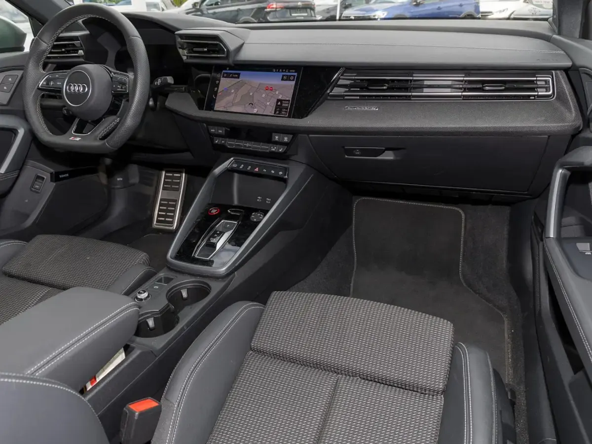 Gebraucht Audi S3 Ambiente 333 PS (244 kW) 2025 Mythosschwarz metallic Limousine