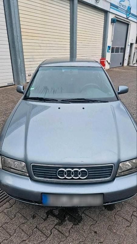 Second-hand Audi A4 125 CP (91 kW) 1997 Gri Berlinǎ