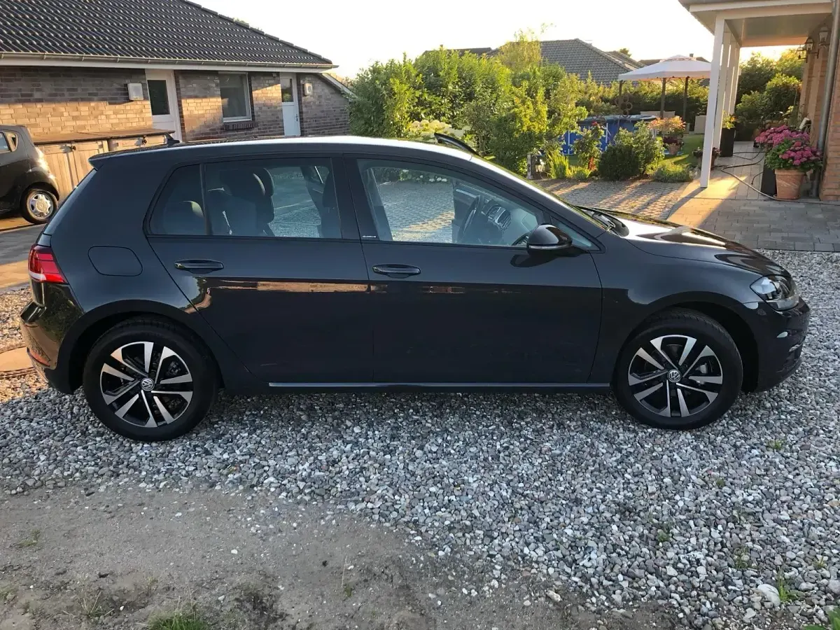 Second-hand VW Golf VII IQ Drive 85 CP (62 kW) 2019 Gri Berlinǎ
