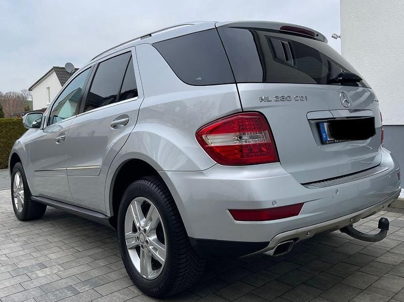 Gebraucht Mercedes ML280 190 PS (139 kW) 2009 Silber SUV