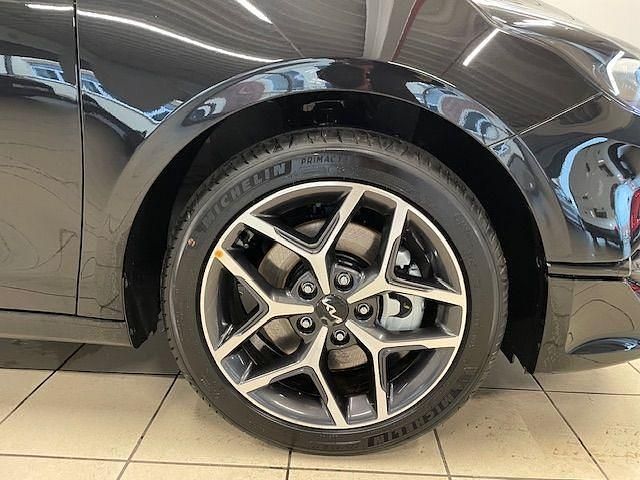Neu Kia Ceed 140 PS (102 kW) 2025 (1k) black pearl m Kleinwagen