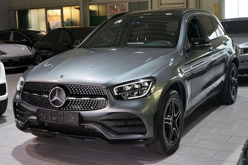 Selenitgrau Gebraucht 2022 Mercedes GLC400d AMG SUV | 39.888 € (Superpreis) - Bild 1/4
