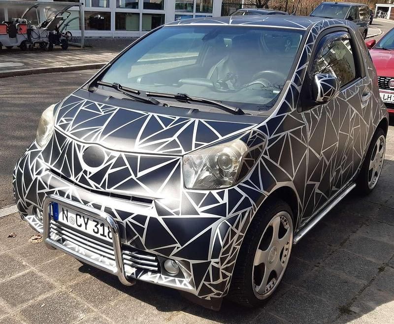 Gebraucht Toyota iQ 68 PS (50 kW) 2009 Silber Kleinwagen