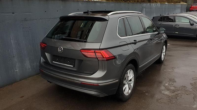 Gebraucht VW Tiguan Highline 150 PS (110 kW) 2021 Indiumgrau metallic SUV