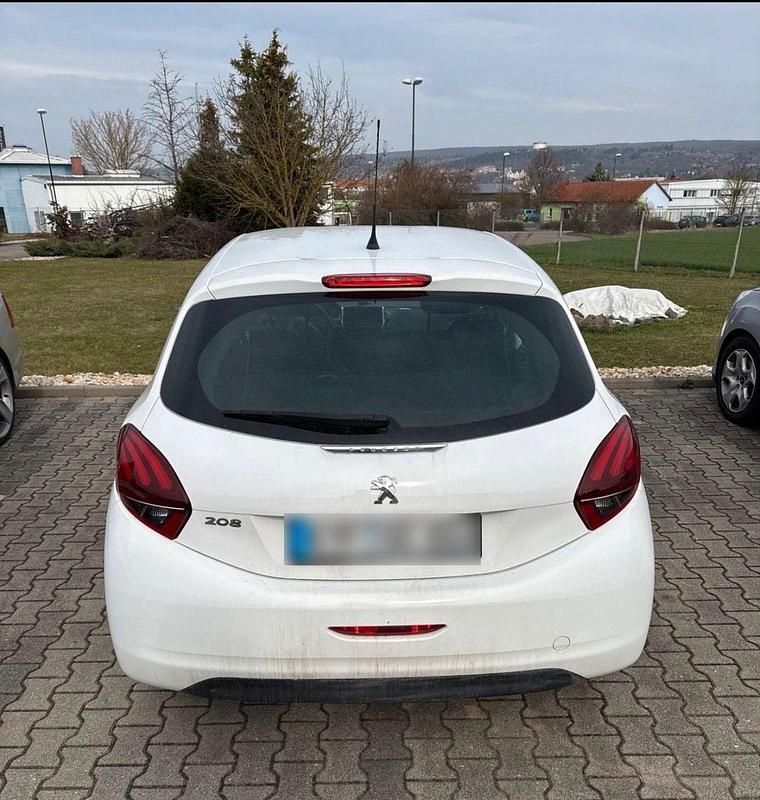 Second-hand Peugeot 208 Active 82 CP (60 kW) 2018 Alb Hatchback