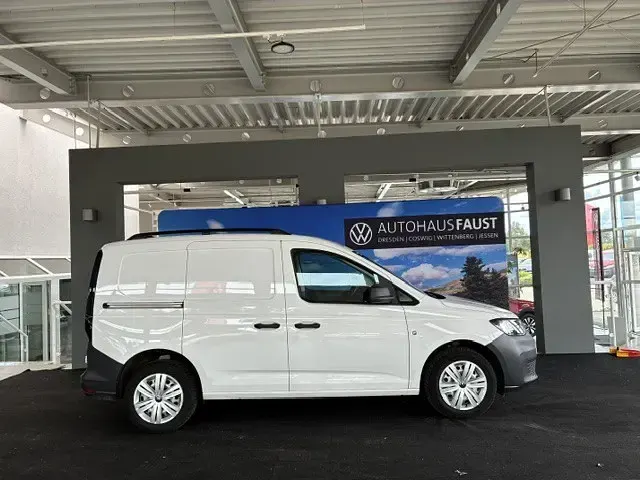 Gebraucht VW Caddy 122 PS (89 kW) 2024 Weiß Van / Kleinbus