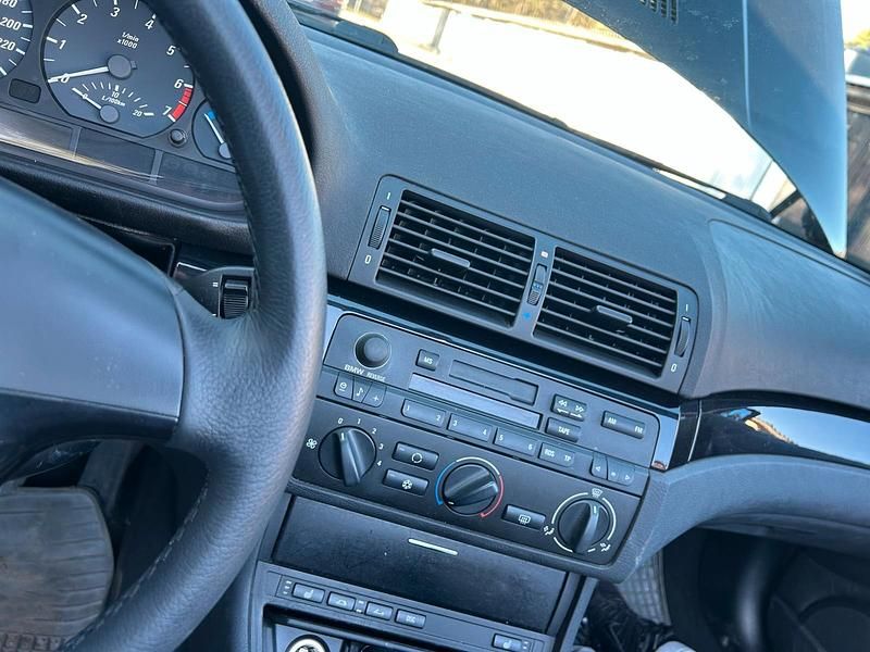 Gebraucht BMW 325 Cabriolet 192 PS (141 kW) 2001 Schwarz Cabrio