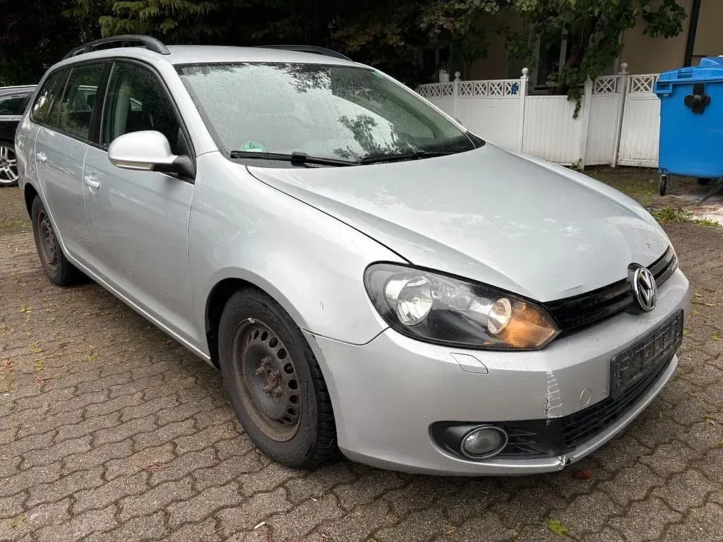 Gebraucht VW Golf VI Comfortline 105 PS (77 kW) 2010 Grau Kleinwagen