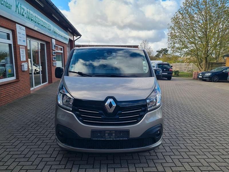 Second-hand Renault Trafic 145 CP (106 kW) 2018 Maro Monovolum