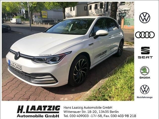 Oryxweiß perlmutteffekt (metallic) Gebraucht 2022 VW Golf VIII Style Limousine | 29.900 € (Etwas zu teuer) - Bild 1/2