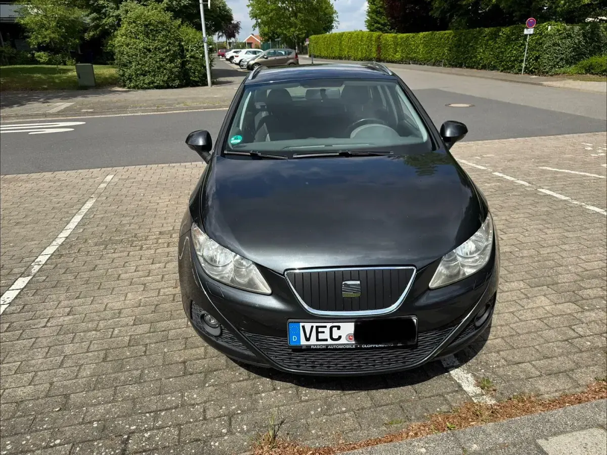 Używany Seat Ibiza ST 75 KM (55 kW) 2011 Szary Kombi