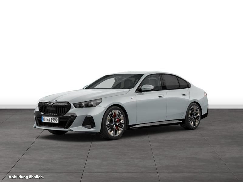 Grau Gebraucht 2025 BMW 540 M Sport Limousine | 71.103 € (Superpreis) - Bild 1/4