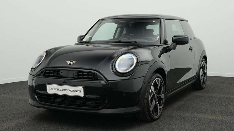 Schwarz Gebraucht 2024 Mini Cooper Classic Kleinwagen | 29.349 € (Etwas zu teuer) - Bild 1/4