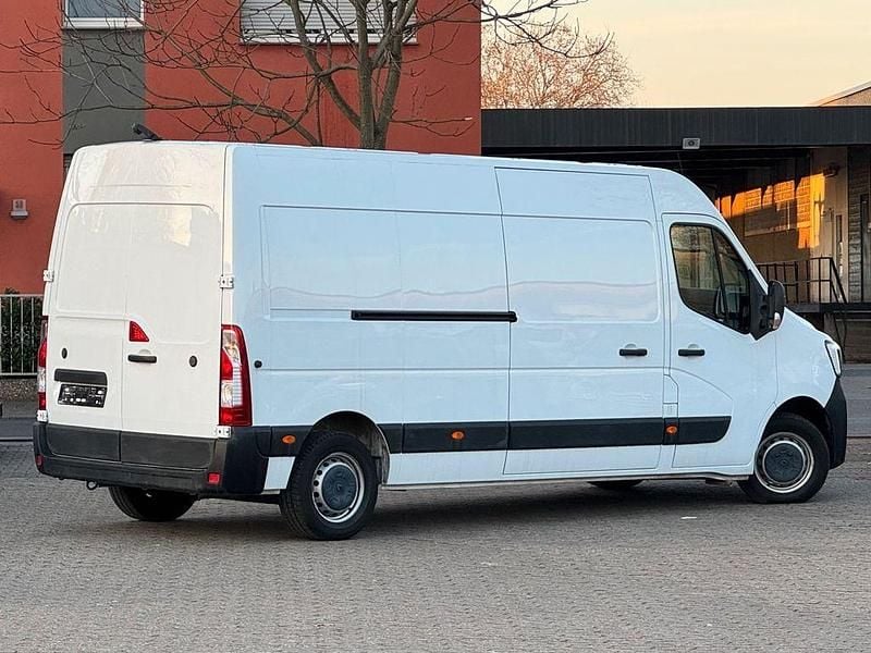 Gebraucht Renault Master Komfort 136 PS (100 kW) 2022 Weiß Van / Kleinbus