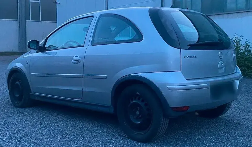 Gebraucht Opel Corsa 60 PS (44 kW) 2005 Silber Kleinwagen