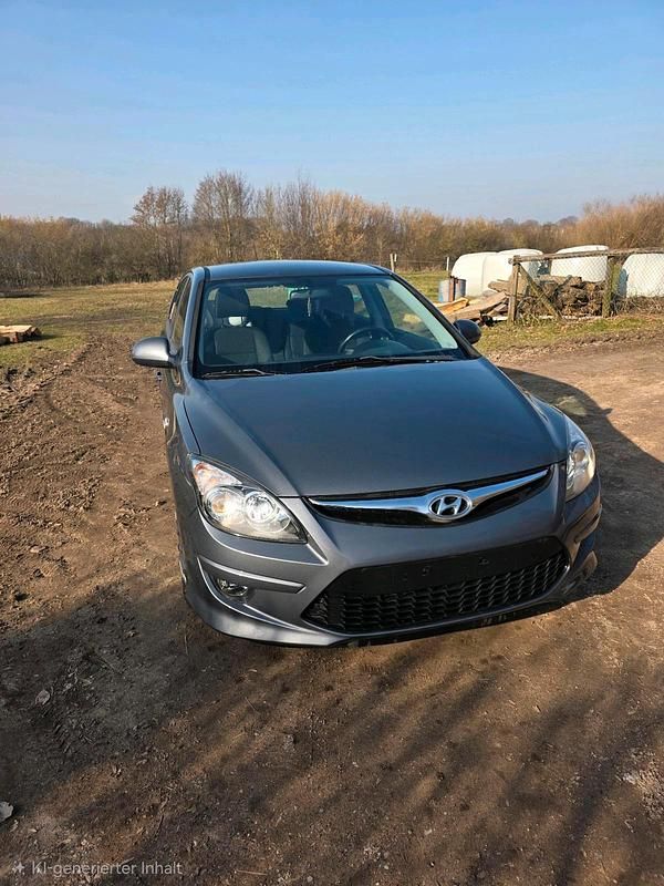 Gebraucht Hyundai i30 107 PS (78 kW) 2010 Grau Coupé