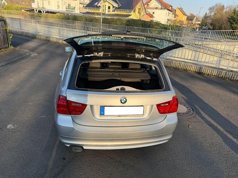 Gebraucht BMW 320 Comfort Edition 177 PS (130 kW) 2009 Silber Kombi