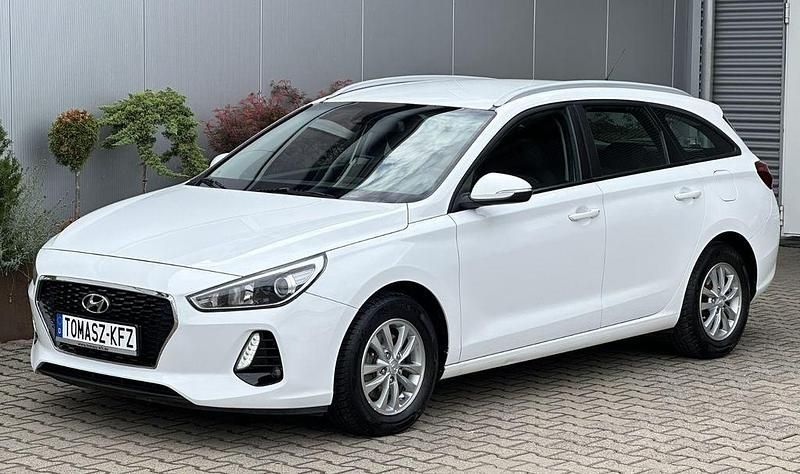 Gebraucht Hyundai i30 Trend 120 PS (88 kW) 2017 Weiß Kombi