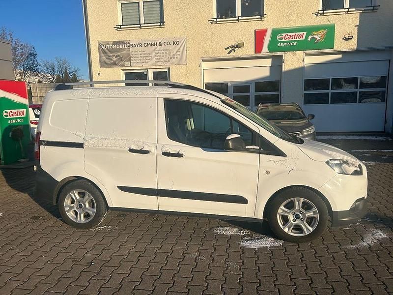 Gebraucht Ford Transit Trend 101 PS (74 kW) 2018 Weiß Van / Kleinbus