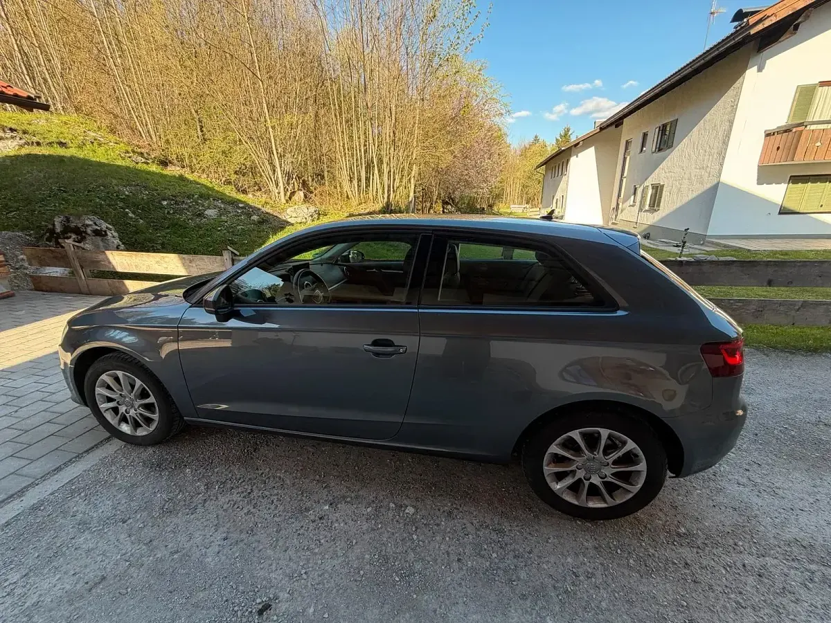 Usata Audi A3 105 CV (77 kW) 2014 Argento Berlina