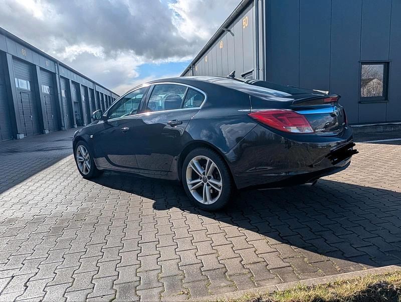 Gebraucht Opel Insignia 220 PS (161 kW) 2010 Schwarz Limousine