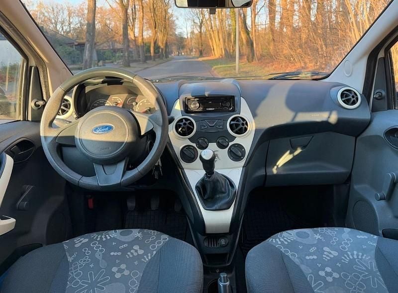 Gebraucht Ford Ka 69 PS (50 kW) 2009 Weiß Kleinwagen