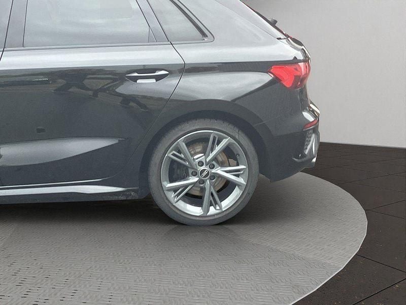 Gebraucht Audi S3 Ambiente 310 PS (228 kW) 2024 Mythosschwarz metallic Limousine