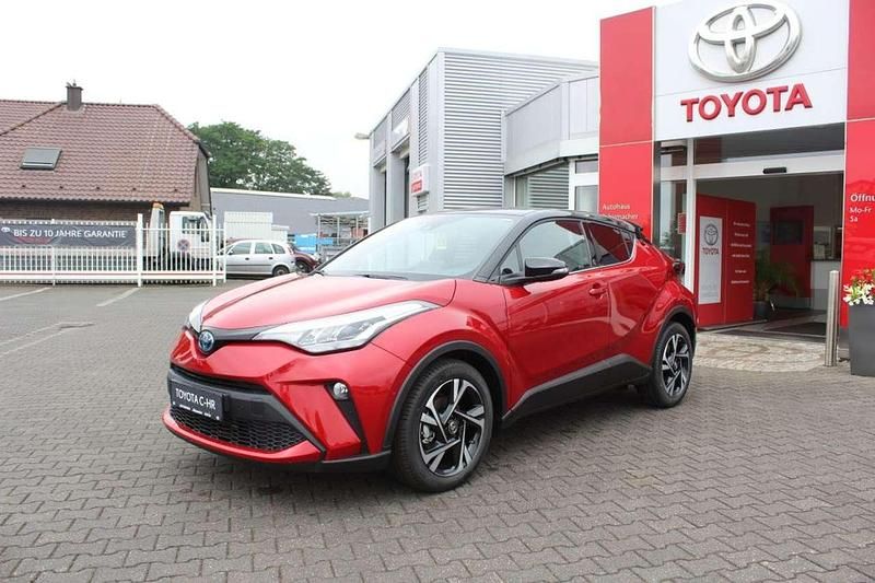 Rot metallic Neu 2025 Toyota C-HR Team SUV | 35.990 € (Teuer) - Bild 1/4