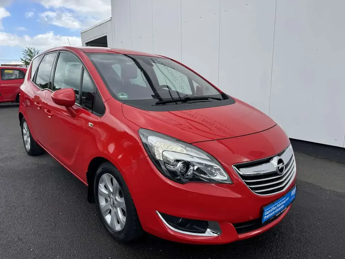 Gebraucht Opel Meriva Innovation 95 PS (69 kW) 2016 Magmarot Van / Kleinbus
