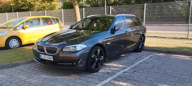 Gebraucht BMW 525 218 PS (160 kW) 2012 Grau Kombi