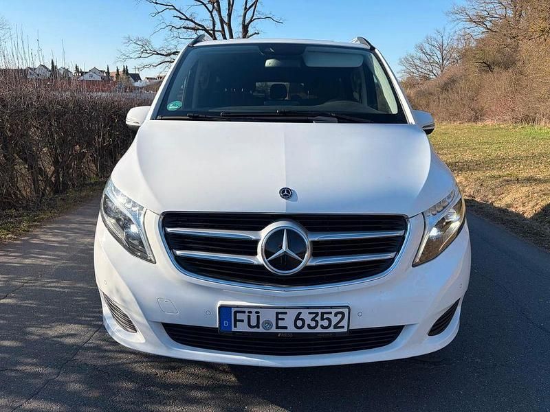 Gebraucht Mercedes V250 190 PS (139 kW) 2019 Weiß Van / Kleinbus