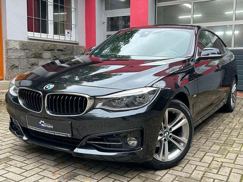 Schwarz Gebraucht 2018 BMW 320 Sport Line Limousine | 13.290 € (Superpreis) - Bild 1/4