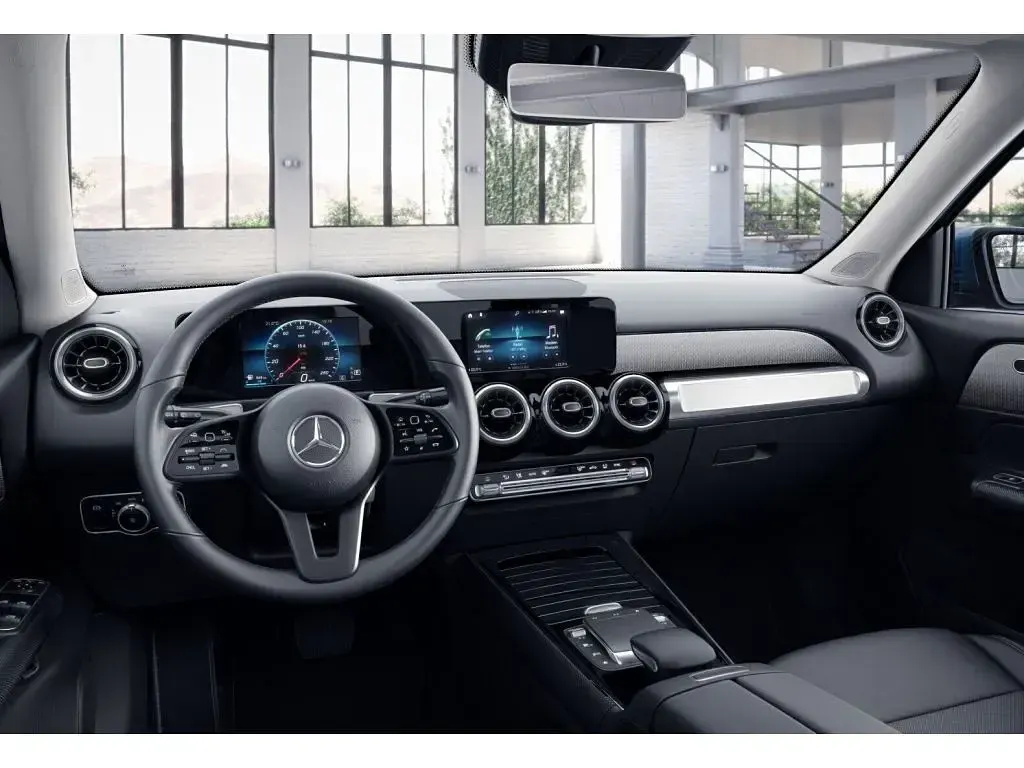 Second-hand Mercedes GLB200 150 CP (110 kW) 2023 Albastru SUV