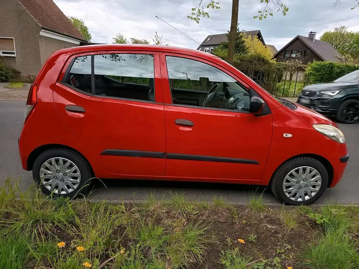 Gebraucht Hyundai i10 69 PS (50 kW) 2010 Rot Kleinwagen